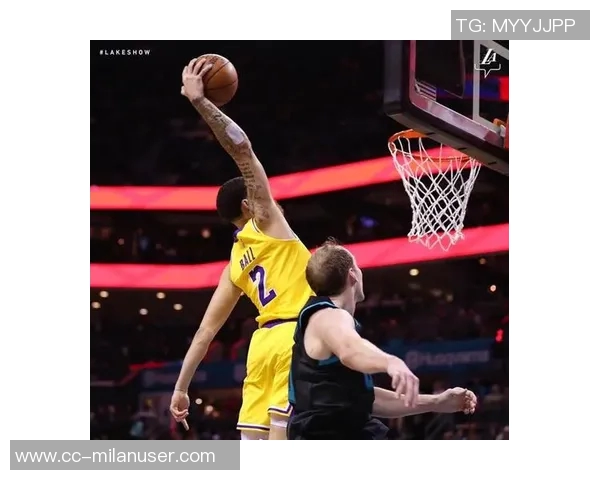 媒体人分析亨德森与小杨配合前景期待未来传球次数增加